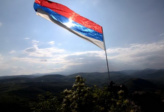 zvecan-srbija-kosovo-zastava.jpg
